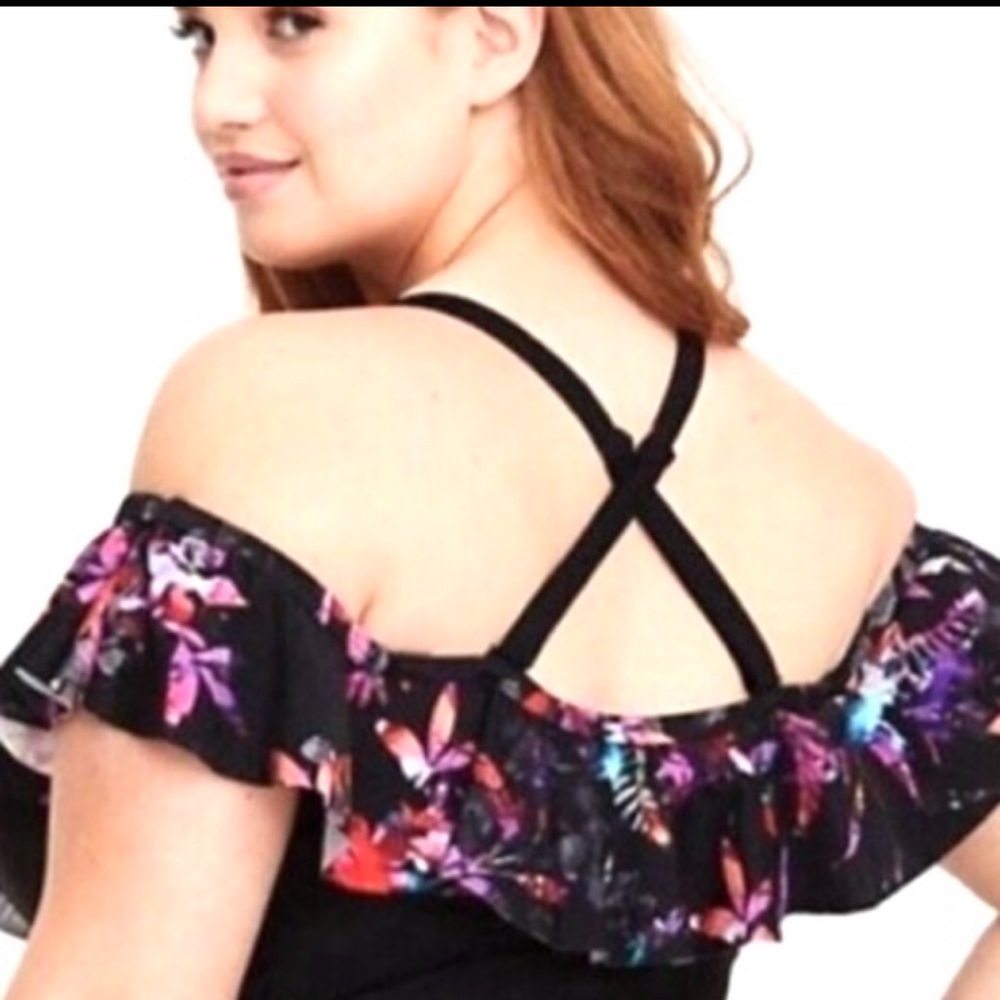 🌼TORRID Ruffle Trim Off-The-Shoulder Ruched Swimsuit🌼 - Picture 8 of 15